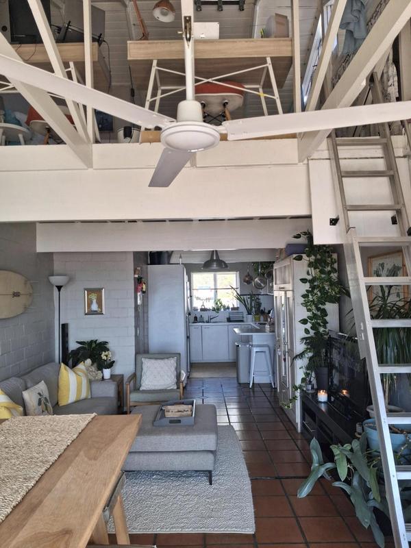 2 Bedroom Property for Sale in Vredehoek Western Cape